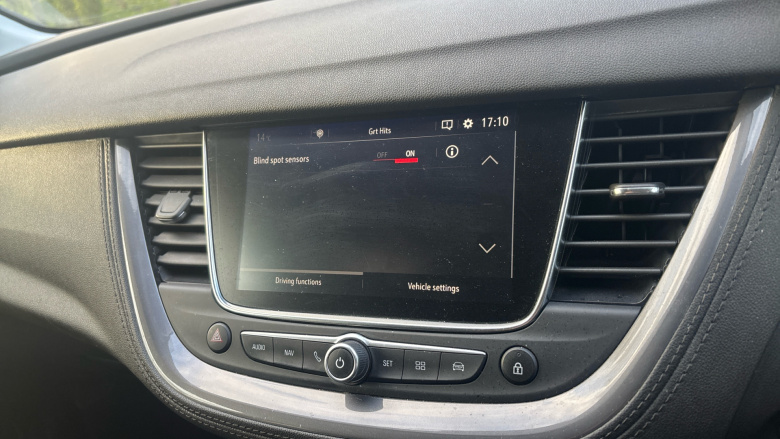 Vauxhall Grandland X 1.6 Turbo D Sport Nav 5dr Auto Diesel Hatchback